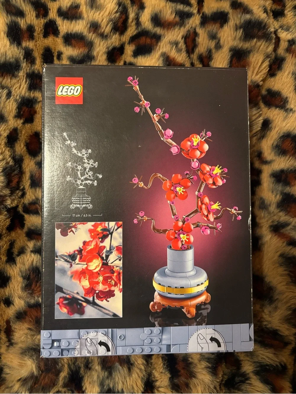 LEGO Plum Blossom Botanical - Picture 2 of 5